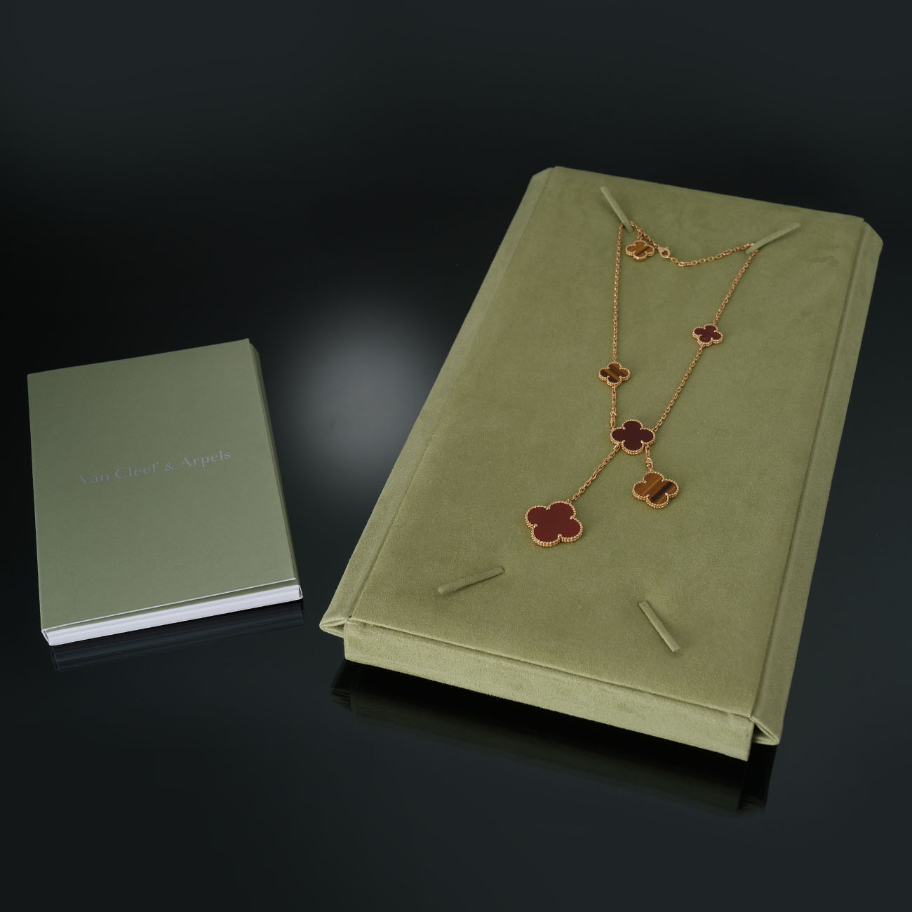 Van Cleef & Arpels(USED)반클리프앤아펠 매직 알함브라 커넬리언 타이거즈아이 6모티브 네크리스